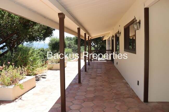 Photo - 11585 McCarthy Rd