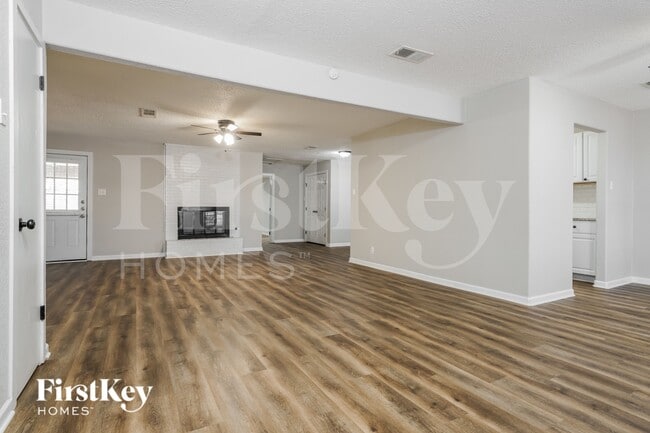 Photo - 800 W Cheryl Ave