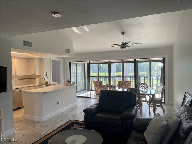 Photo - 5930 Trailwinds Dr Unit 325