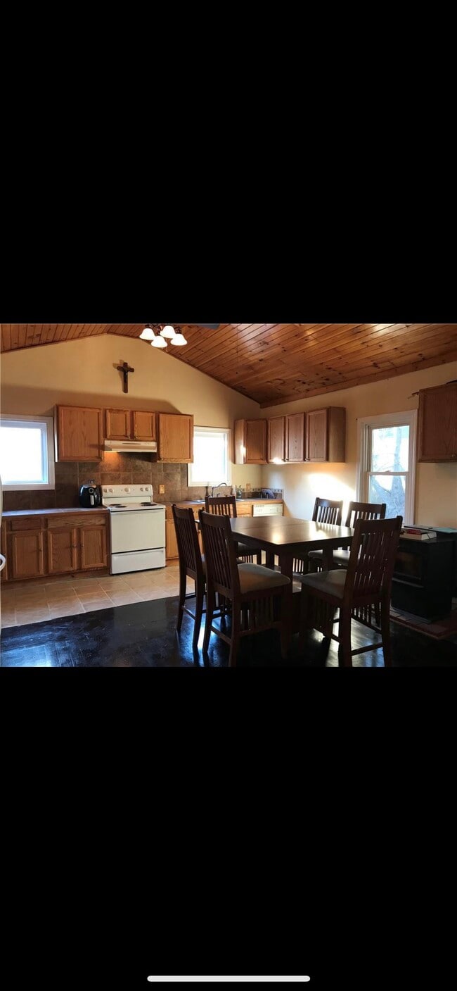 Photo - 283 Knight St