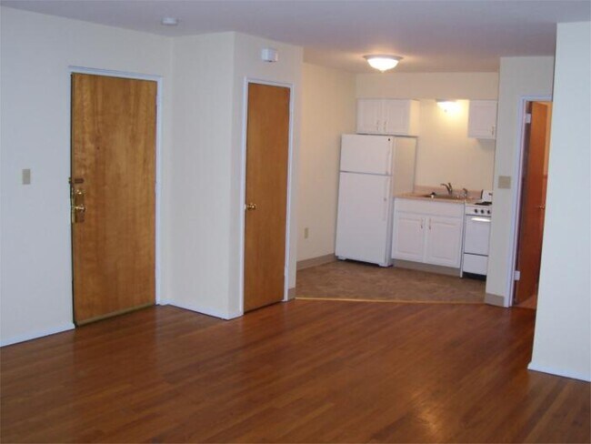 Photo - 545 Howell Ave Unit 6