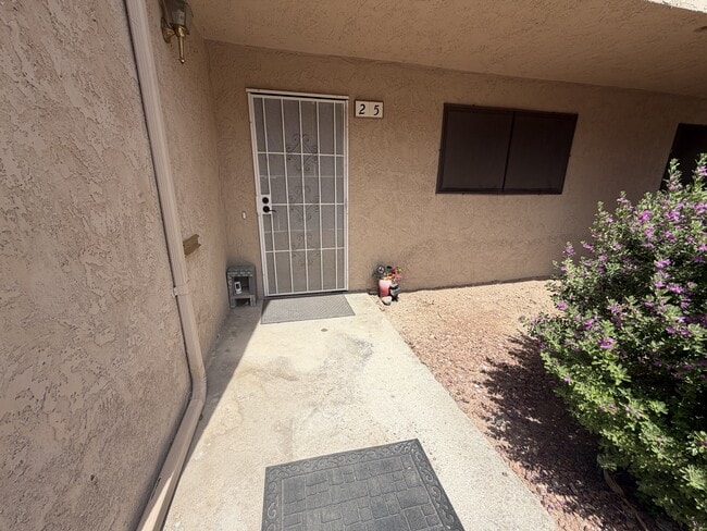 Building Photo - 1280 Mohave Dr