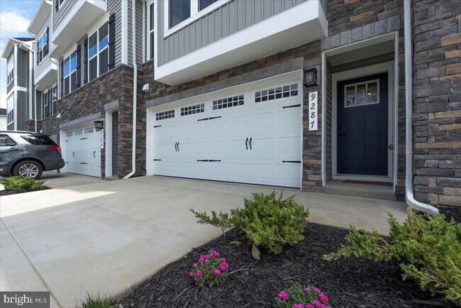 Photo - 9287 Tanfield Dr