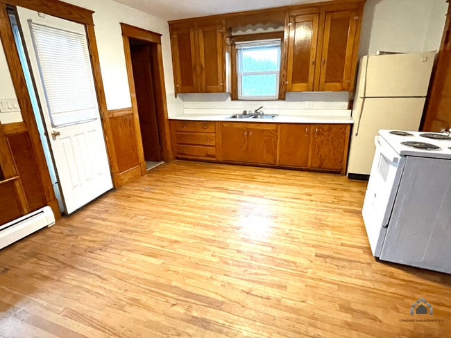 Building Photo - 208 Northern Ave Unit 3