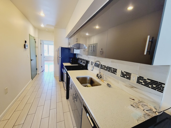 Building Photo - 1811 N Gratz St Unit #2 Rental