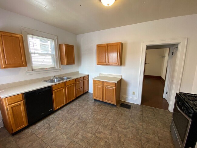 Photo - Neil Ave 2211-2213 TNR Unit 2213