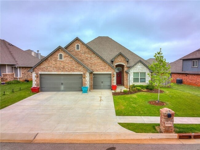 Building Photo - Beautiful home in Kelly Lake Estates + 4 bedrooms + 3 full bathrooms