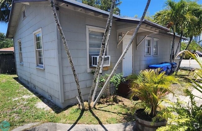 Building Photo - 609 SW 4th Ave Unit 2 Rental