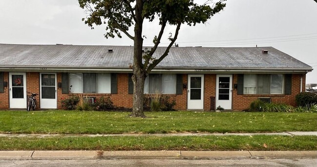 Building Photo - 1 Bedroom Ranch Style Apartment Unit 1243 Uhlwood Dr