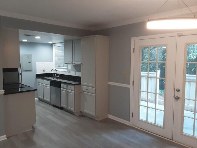 Photo - 6900 Roswell Rd Unit O3