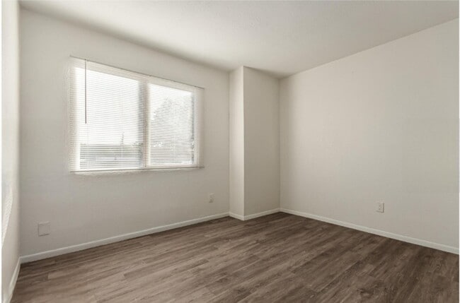 Photo - 4523 E Wood St