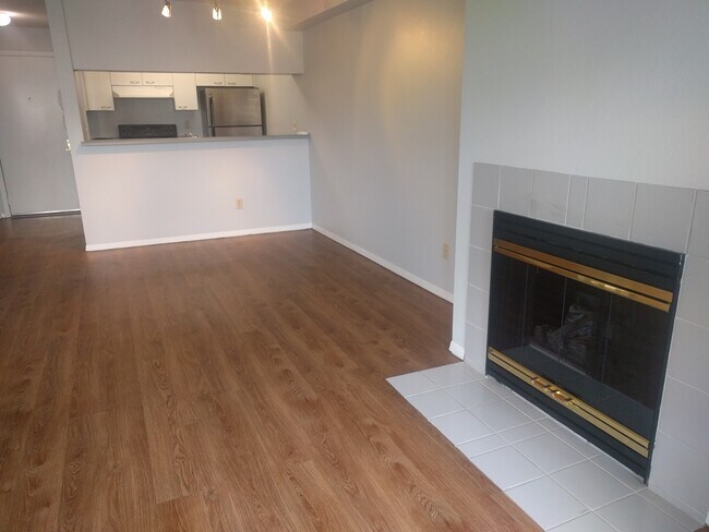 Photo - Beautiful 1BDR in the Heart of Upper Queen Anne w/ Huge Private Patio!!! Unit 103