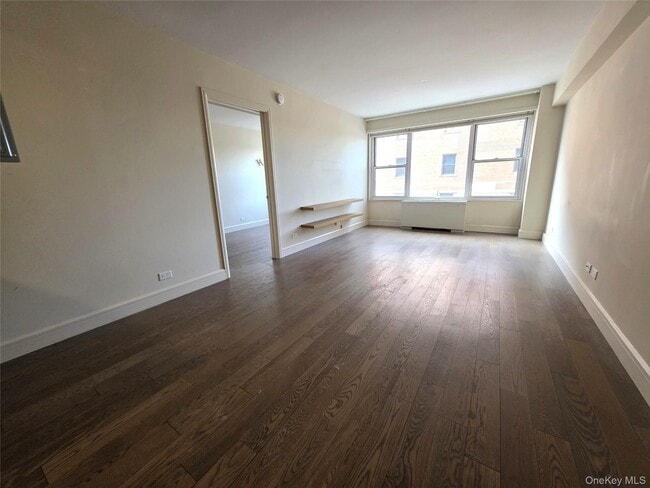 Building Photo - 107-40 Queens Blvd Unit 4D