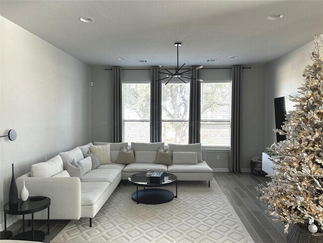 Photo - 700 Hays Hill Dr