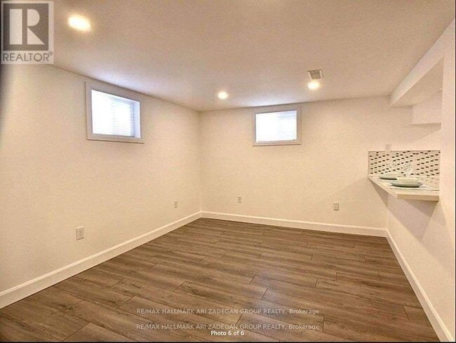 Photo - 47 Newbury Dr