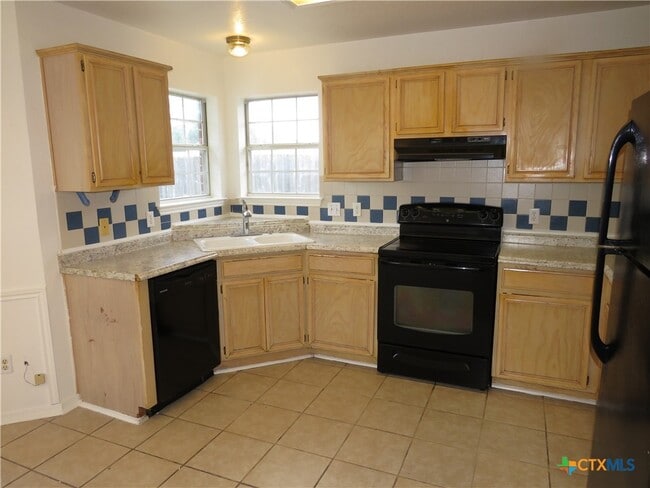 Photo - 5009 James Loop