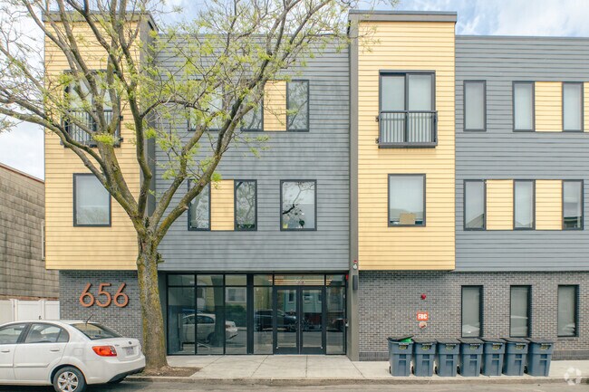 Photo - 656 Saratoga Street