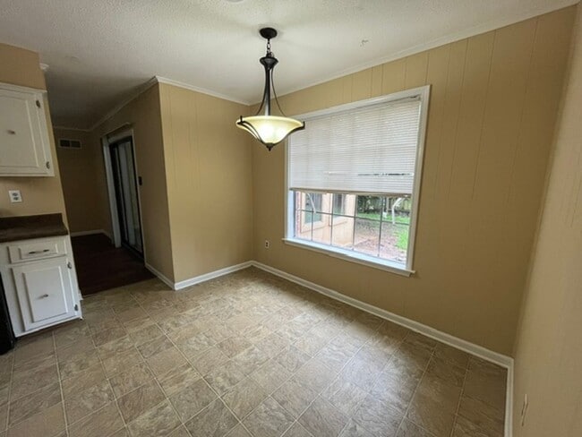 Photo - Renovated 3 Bedroom 1.5 Bath Home with 1 Car Garage for Rent!!