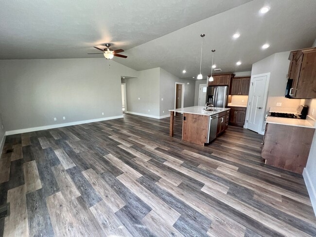 Photo - 3 bed 2 bath townhome on west end