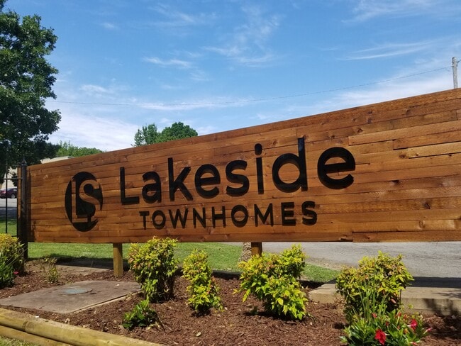 Lakeside Townhomes