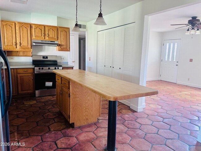 Photo - 1042 W Devonshire St