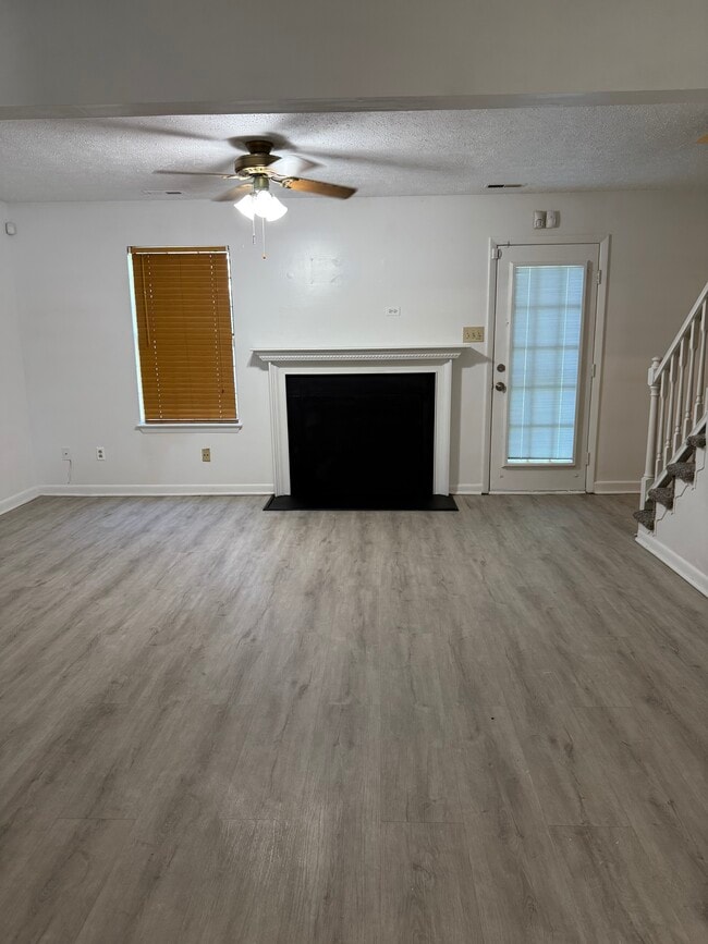 Living room - 63 Riverchase Dr