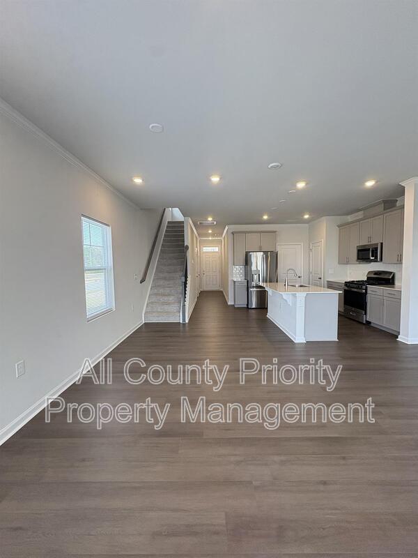 Photo - 197 Copper Fox Ln