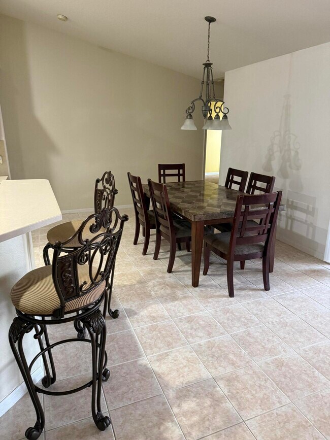 Photo - 5824 NW Zenith Dr