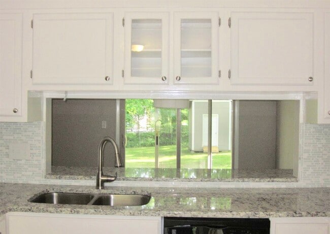 Photo - 1408 Old Buckhorn Rd