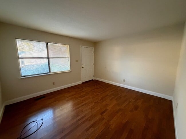 Photo - 213 Weeks Dr NE Unit 213 Weeks Dr NE