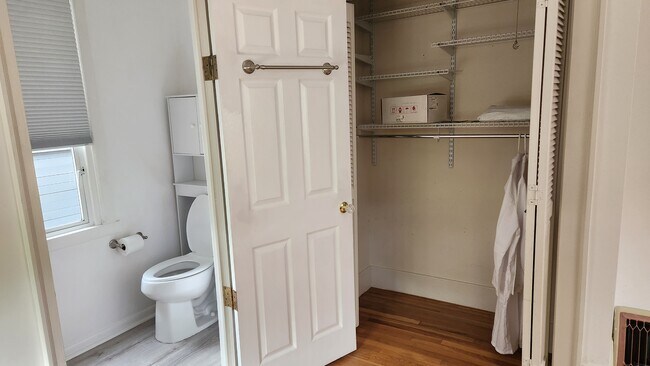 Photo - 4708 Midvale Ave N