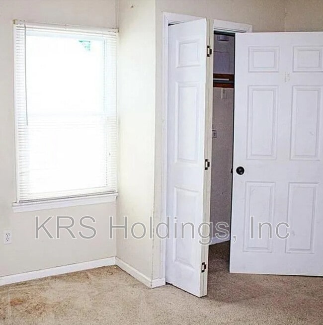 Photo - 1130 Commerce Ave