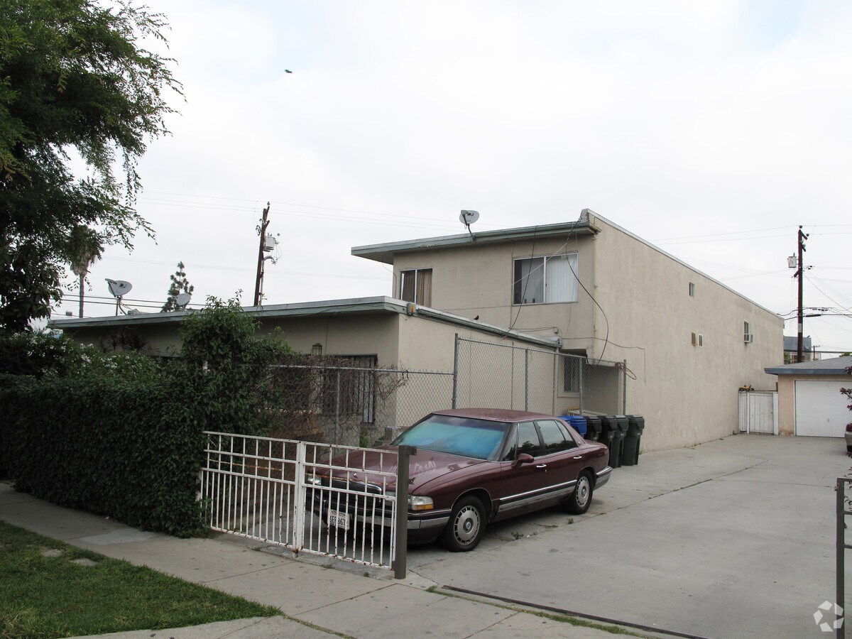 Photo - 5925 Fostoria St