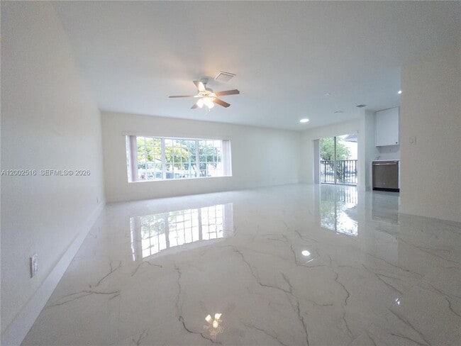 Photo - 5400 NW 18th St Unit 3N