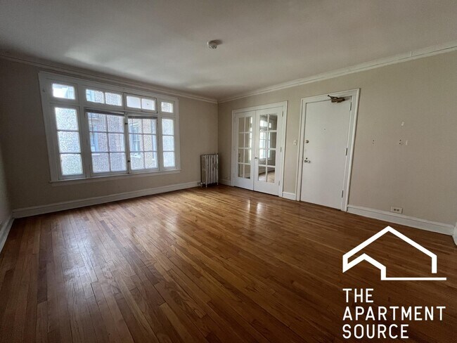 Building Photo - 909 Elmwood Ave Unit K3