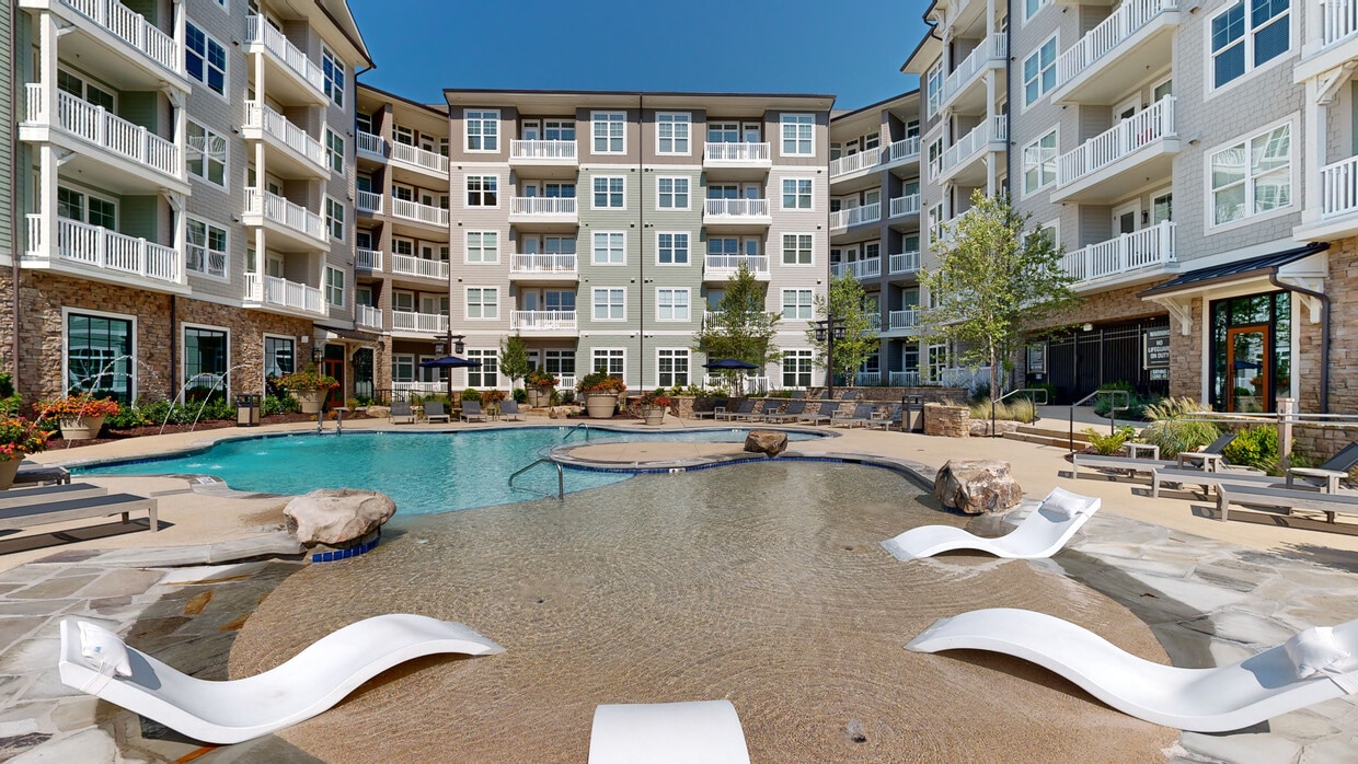 Photo - Manor Barrett Apartments