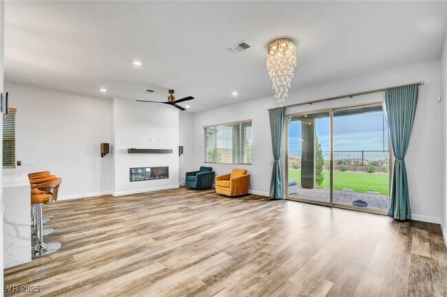 Photo - 318 Wind Poppy St