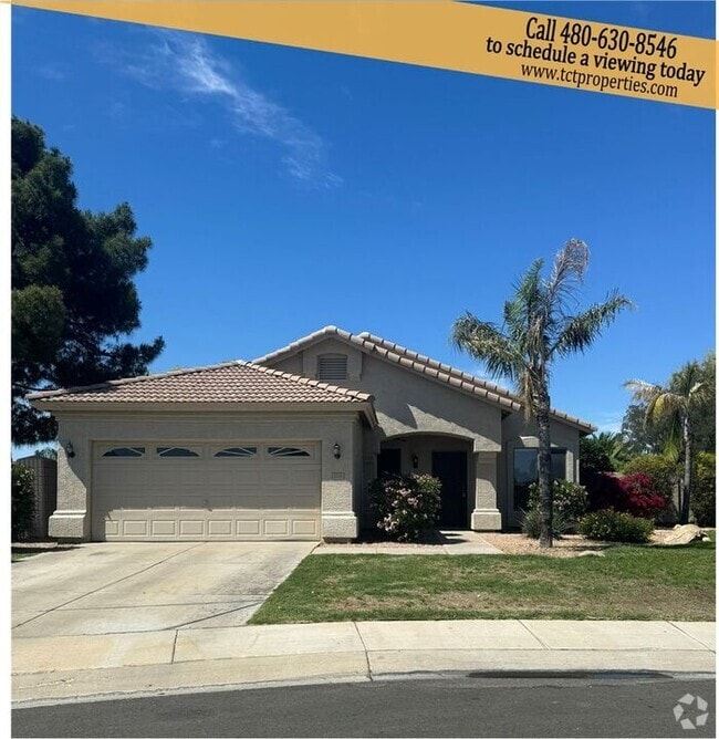 Building Photo - Beautiful 4 Bedroom Home with Private Pool