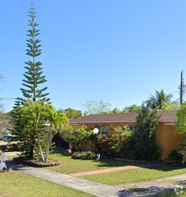 Building Photo - 9975 SW 213th Terrace Unit 1 Rental