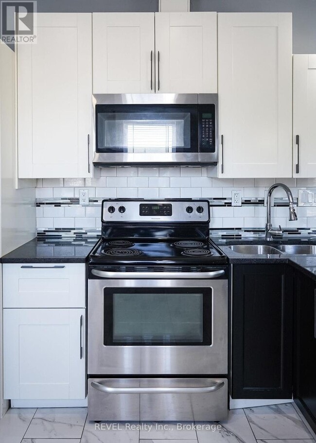 Photo - 18 Clairmont St