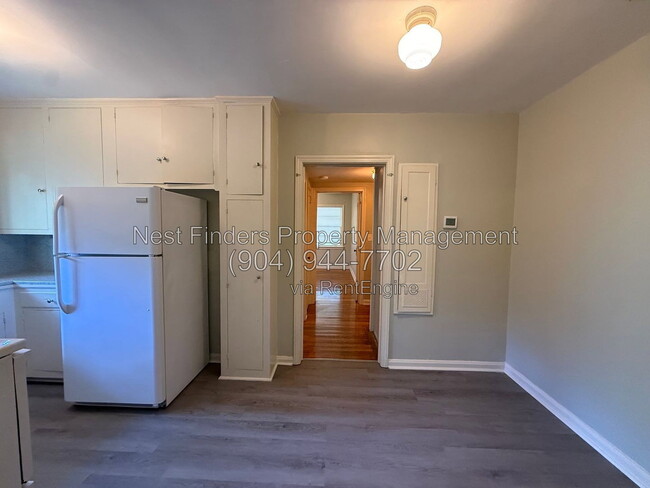 Photo - 3553 Oak St