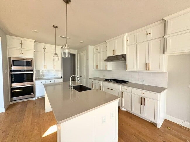 Photo - 501 Upper Falls Ln