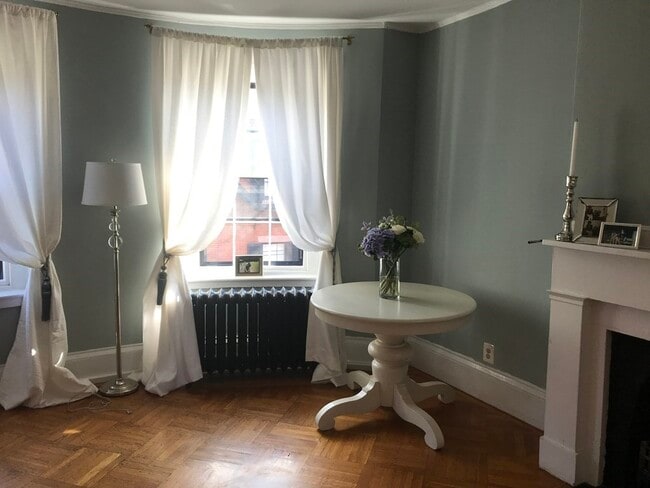 Photo - 103 Pinckney St Unidad 3