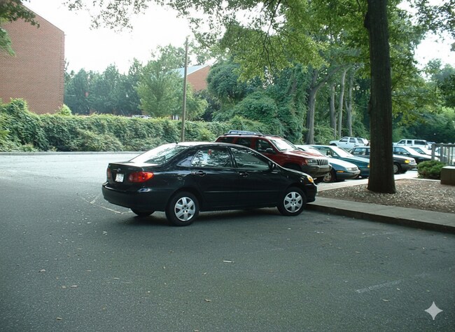 Photo - 935 Baxter St Unit 4