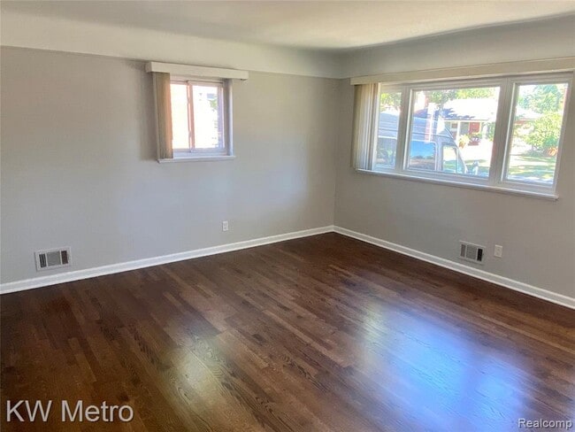 Photo - 604 Lerner Ave