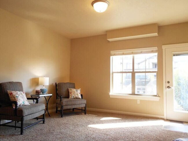 Photo - The Madison Courtyard