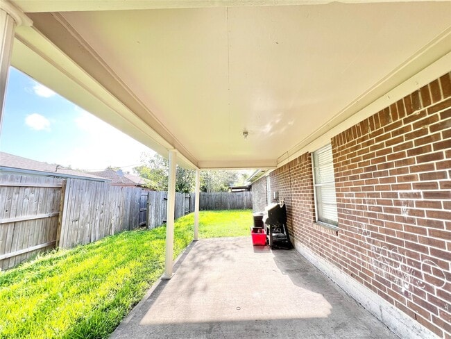 Photo - 4021 Avenue Q 1/2