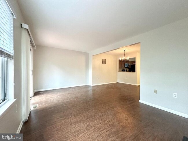 Photo - 5700 Medallion Ct