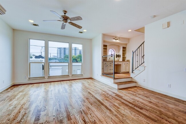 Photo - 2210 Mason St