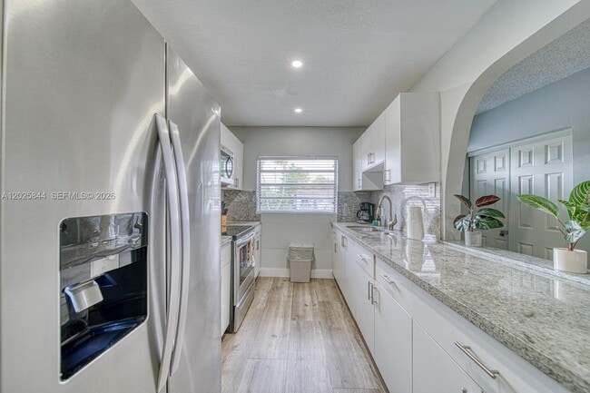Photo - 7620 SW 21st St Unidad 7620